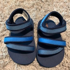 Old Navy Baby Sandals 12-18months
